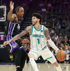 开云体育-德罗赞高效空砍39分里程碑 国王不敌黄蜂|北京|鲍尔|迈尔斯-布里奇斯|迈尔斯·布里奇斯|萨克拉门托国王队_新浪体育_新浪新闻